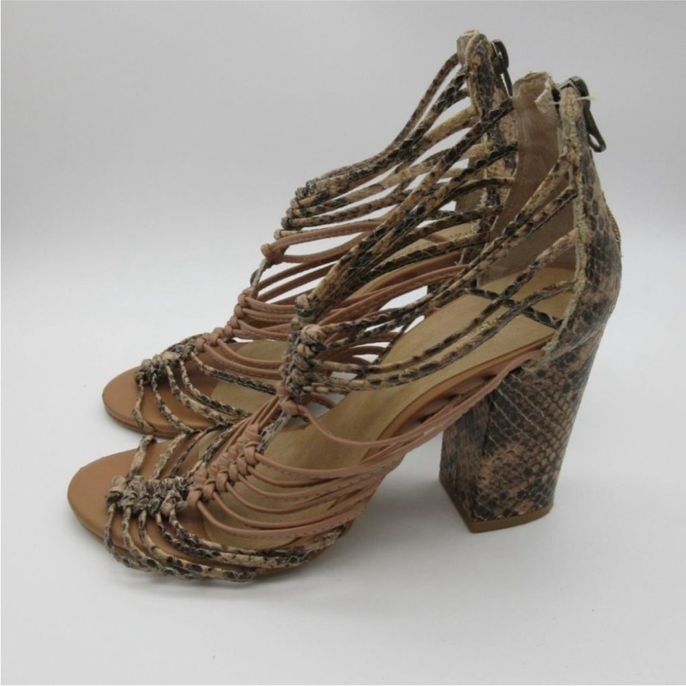 Raphaella Booz Anthropologie Snake Print Heel - size 6 - Picture 1 of 12